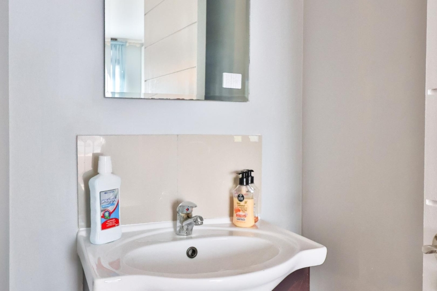 2 Bedroom Property for Sale in Gansbaai Central Western Cape